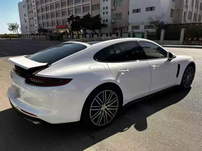 广州19年保时捷帕拉梅拉8