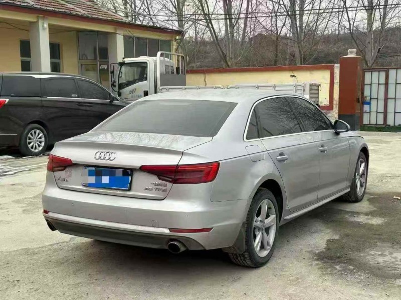 济宁17年奥迪A4L6