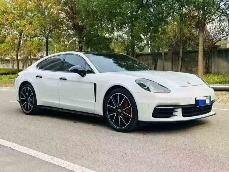 聊城20年保时捷帕拉梅拉2