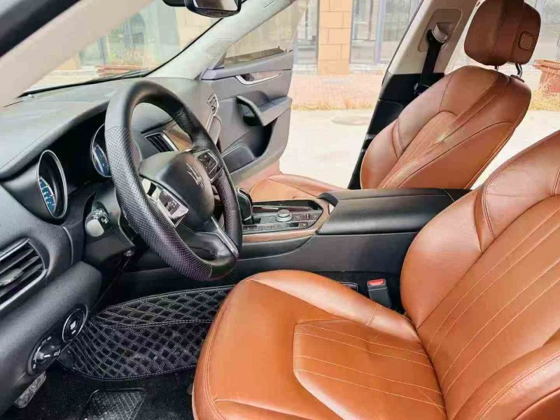 枣庄18年玛莎拉蒂Levante5