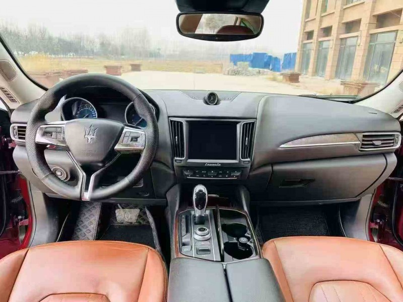 枣庄18年玛莎拉蒂Levante6