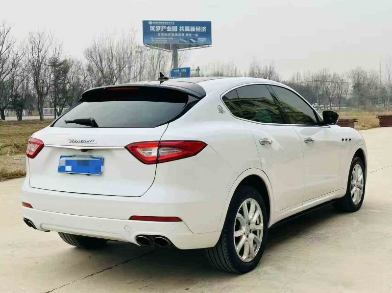 枣庄18年玛莎拉蒂Levante8