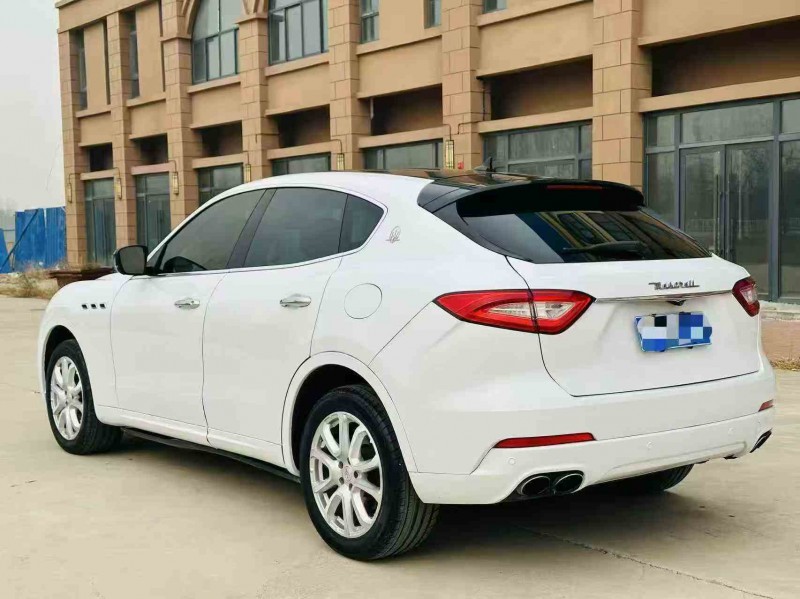 枣庄18年玛莎拉蒂Levante9