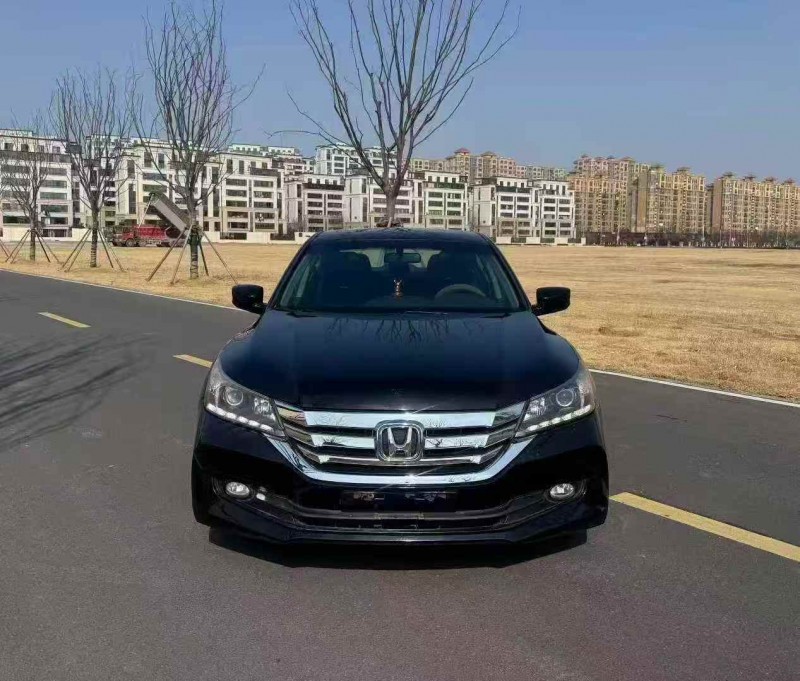 徐州16年本田雅阁1