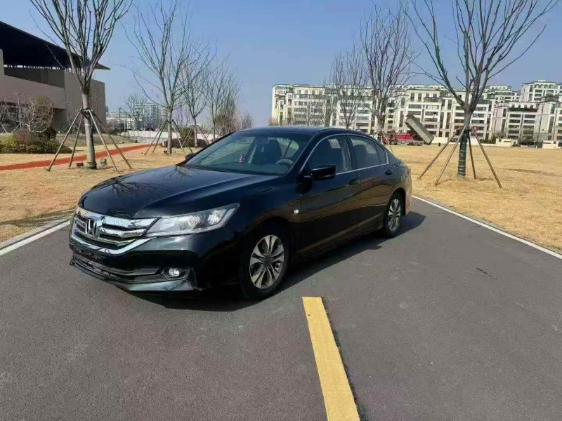 徐州16年本田雅阁3