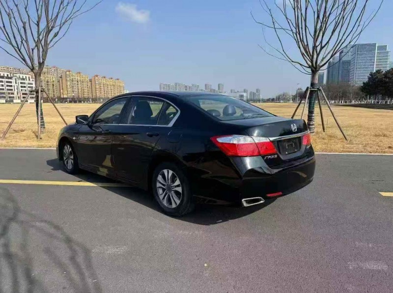徐州16年本田雅阁8
