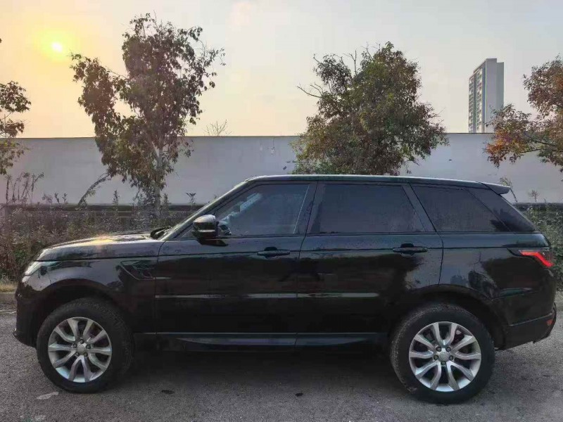 武汉16年路虎揽胜运动8