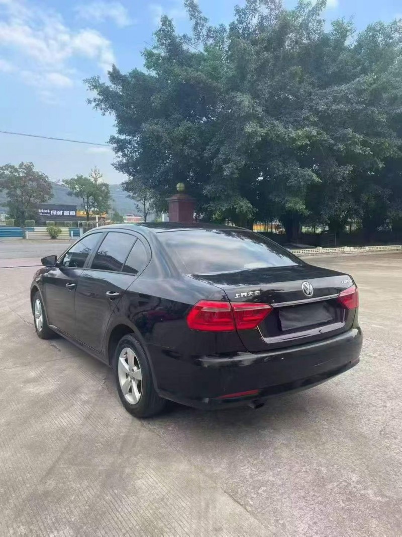 漳州17年大众朗逸8