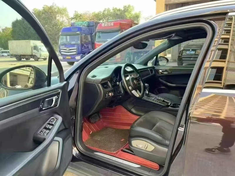 广州16年保时捷Macan4