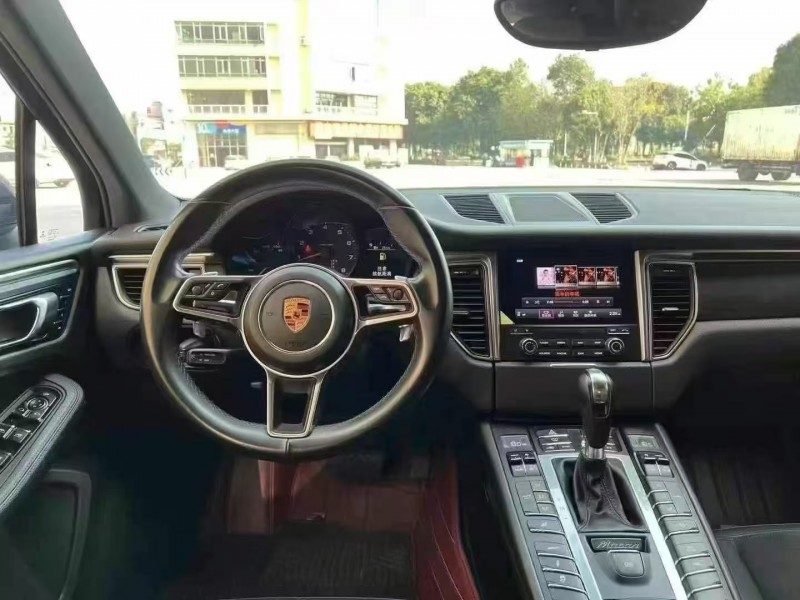 广州16年保时捷Macan5