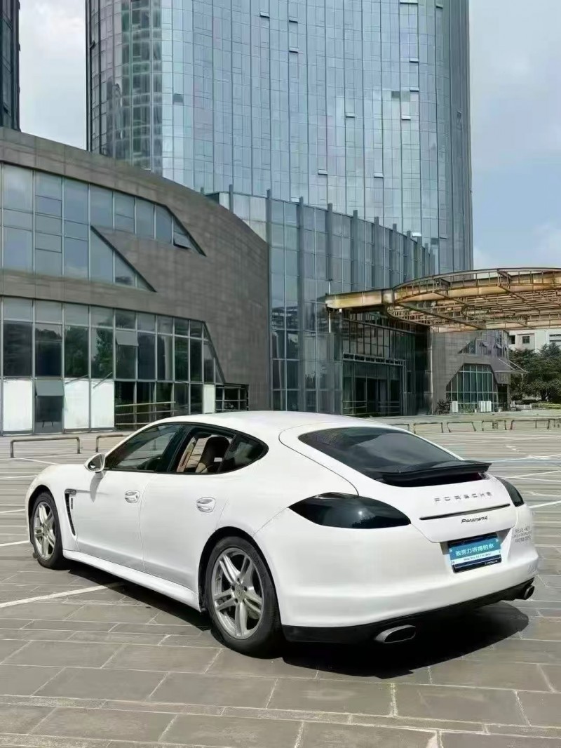 珠海11年保时捷帕拉梅拉8