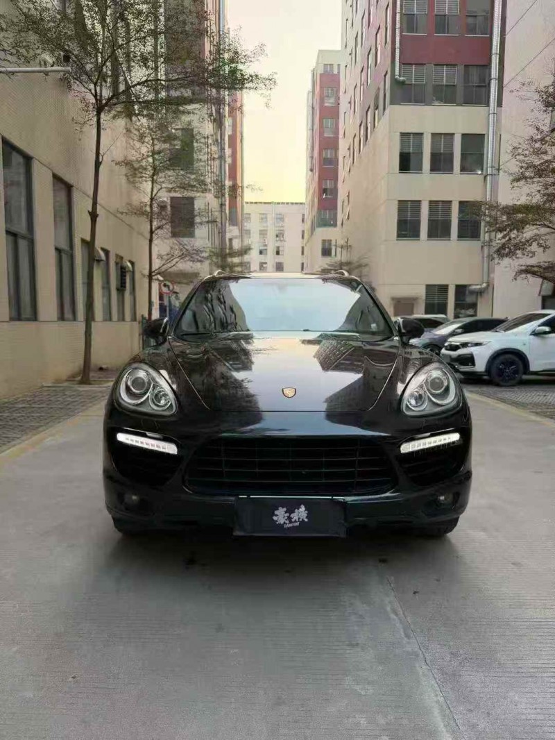 承德14年保时捷卡宴1