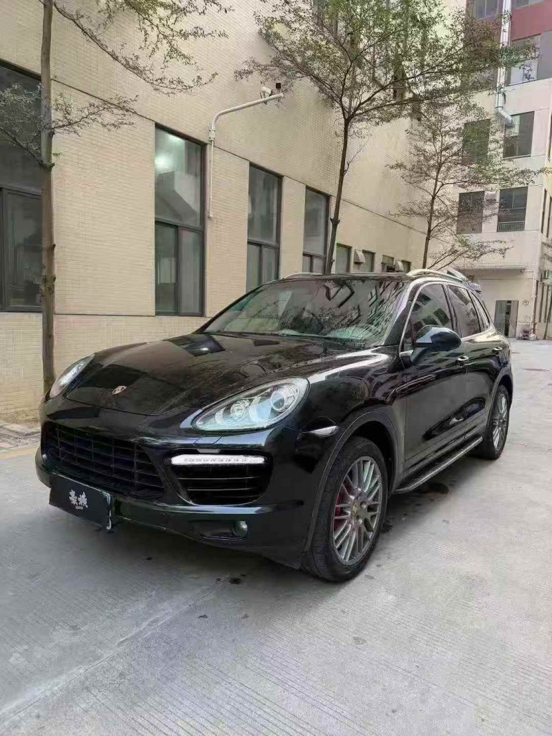 承德14年保时捷卡宴3