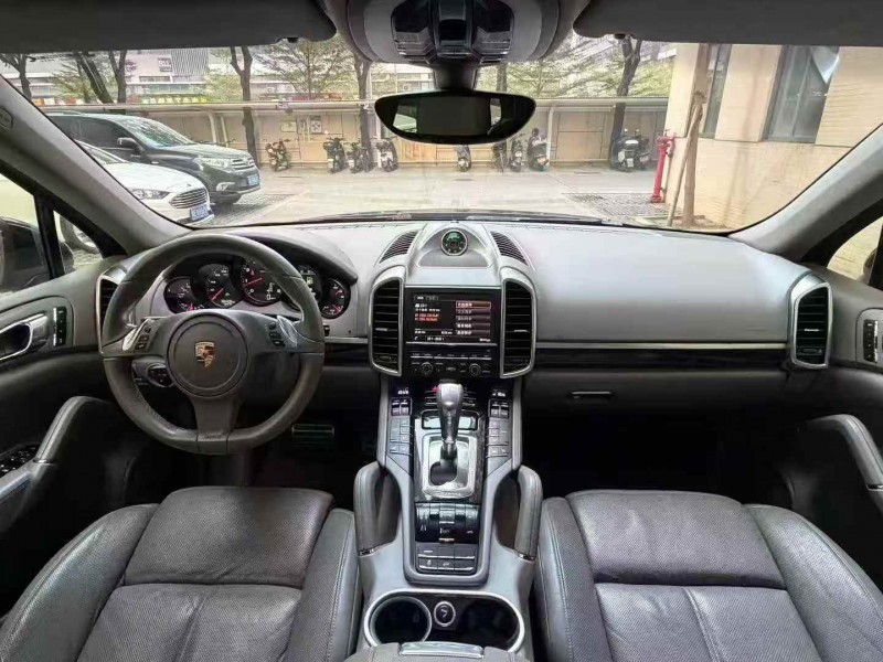 承德14年保时捷卡宴6