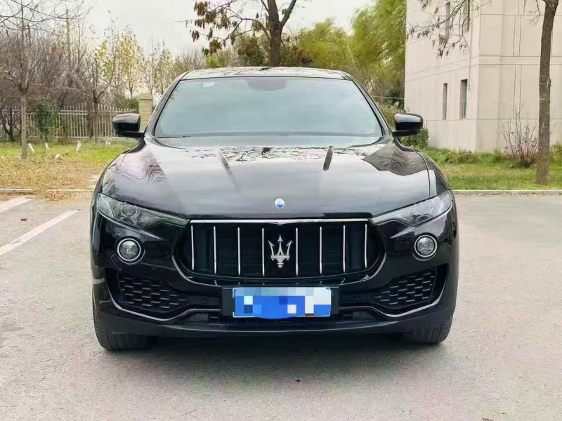 济宁18年玛莎拉蒂Levante1