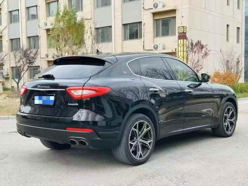 济宁18年玛莎拉蒂Levante6