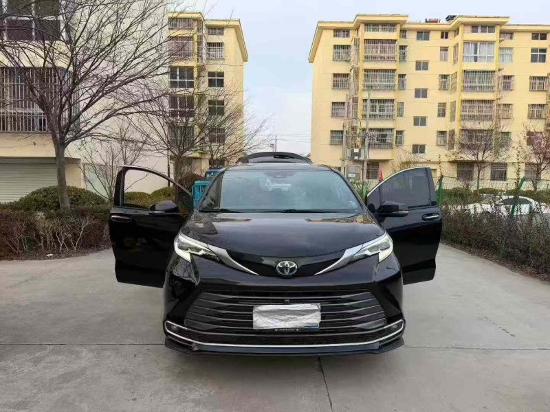 徐州23年丰田塞纳7