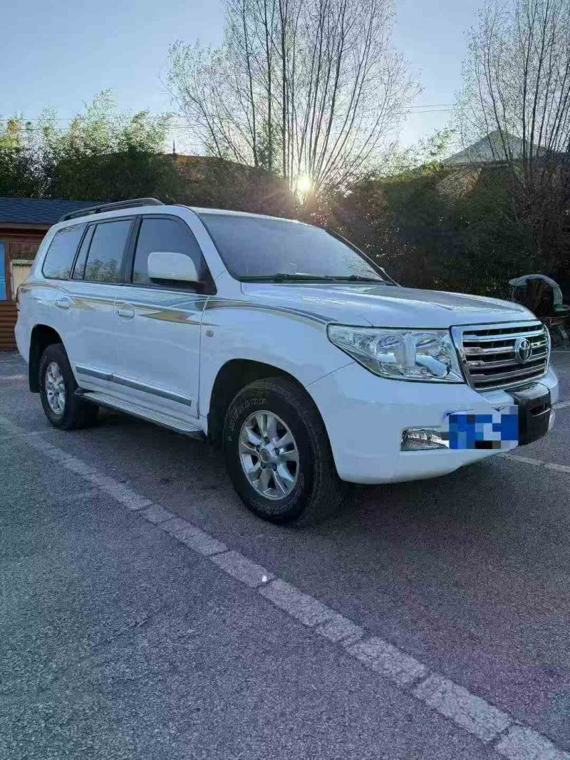 昭通09年丰田兰德酷路泽2