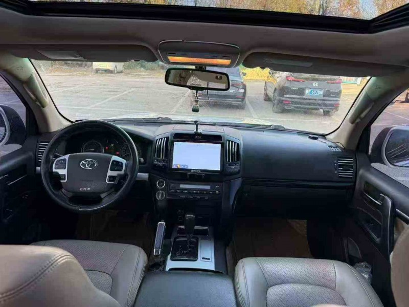 昭通09年丰田兰德酷路泽5