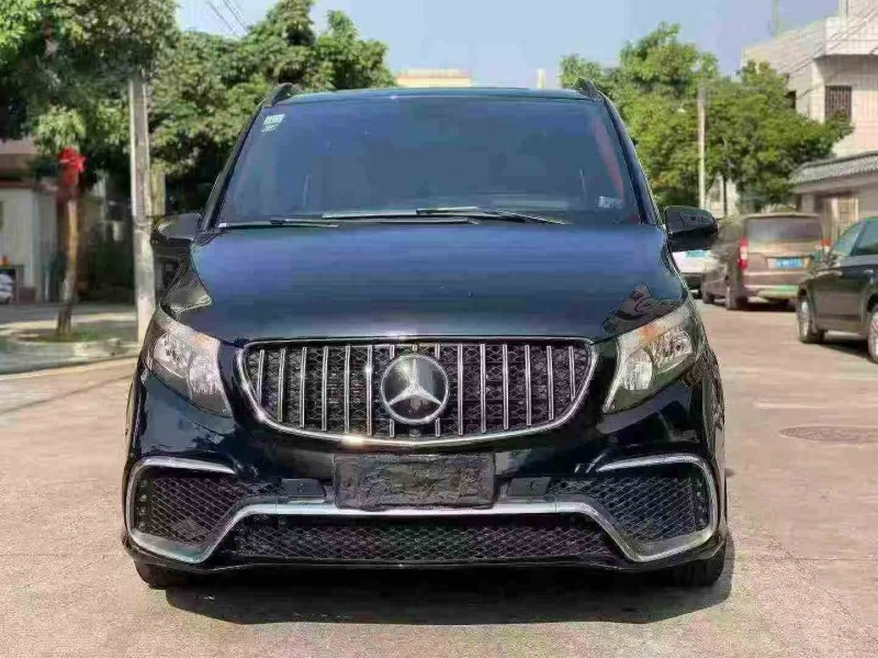 佛山19年奔驰威霆1