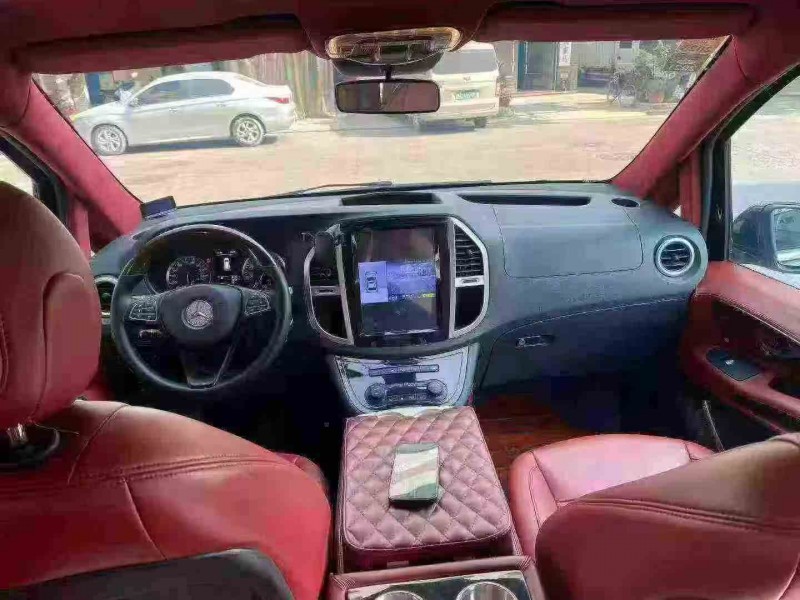 佛山19年奔驰威霆6