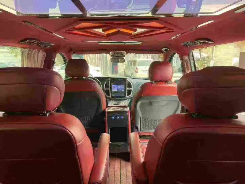 佛山19年奔驰威霆7