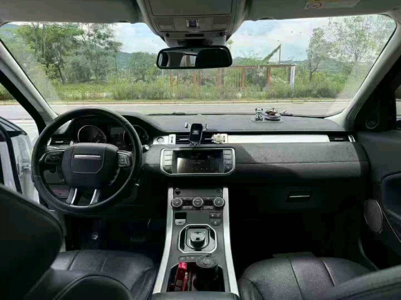 深圳18年路虎极光5