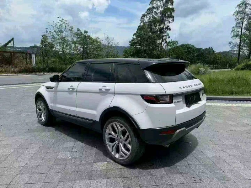 深圳18年路虎极光7