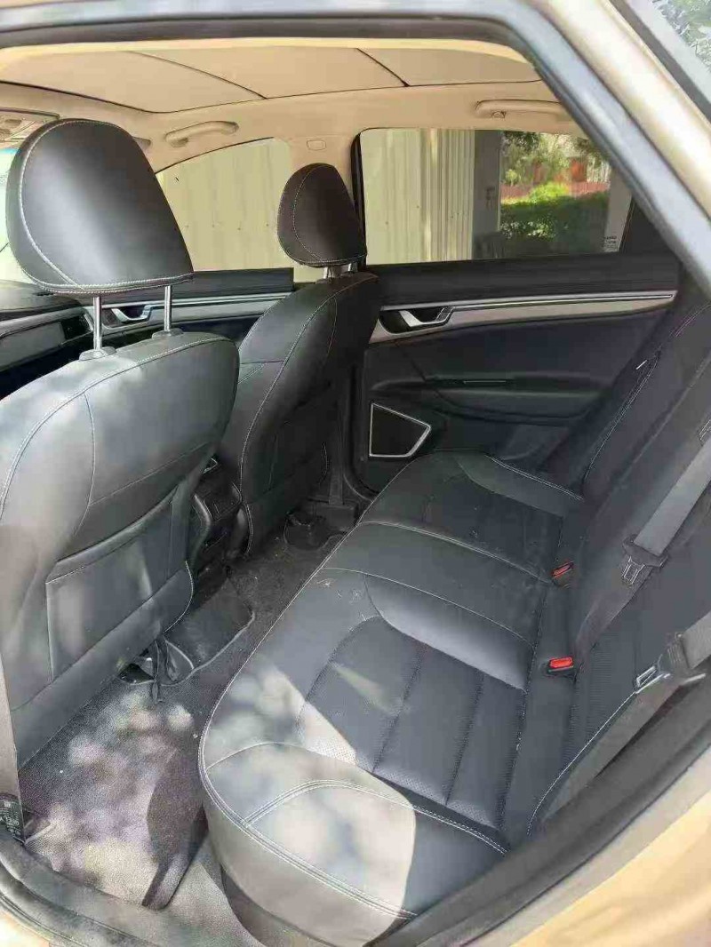 佛山18年吉利帝豪5