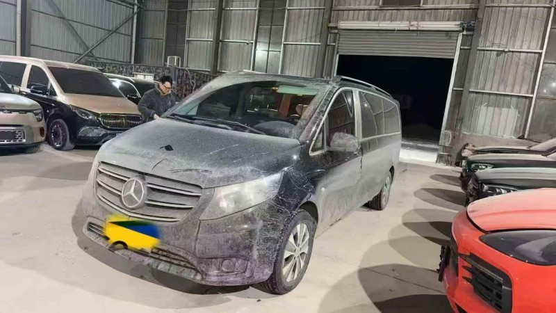 秦皇岛23年奔驰威霆2