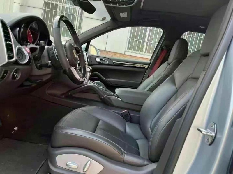 珠海18年保时捷卡宴5