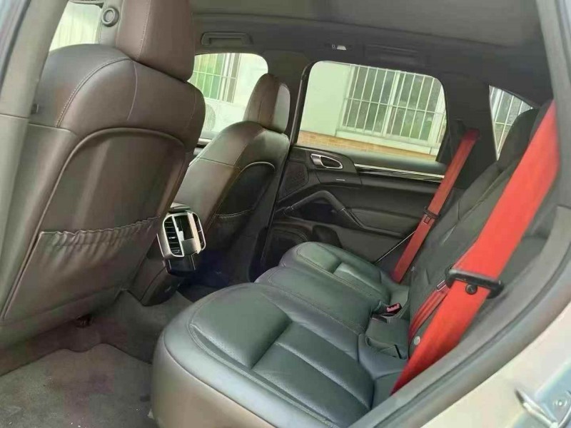 珠海18年保时捷卡宴8