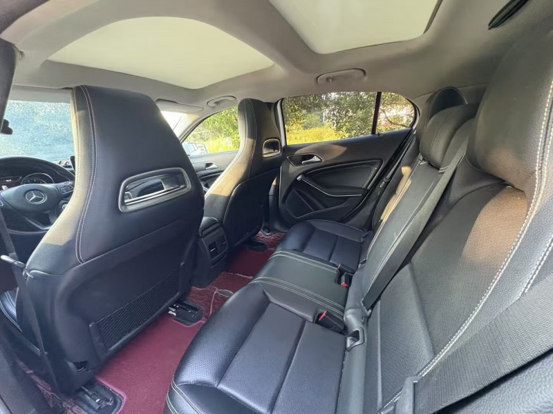 景德镇18年奔驰GLA7