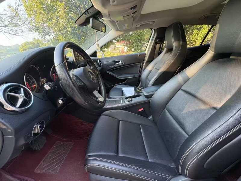 景德镇18年奔驰GLA8