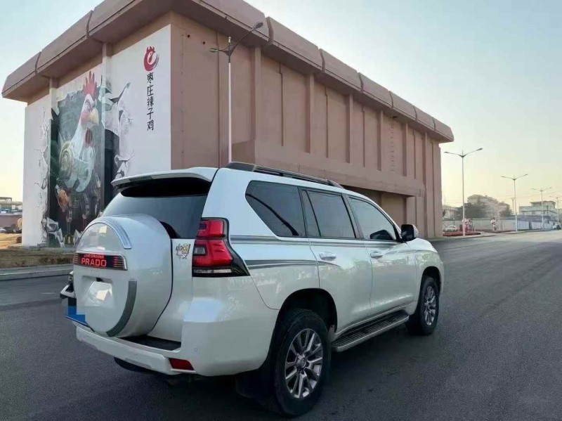 东营19年丰田普拉多8