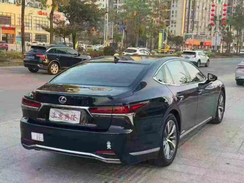 汕头18年雷克萨斯LS8