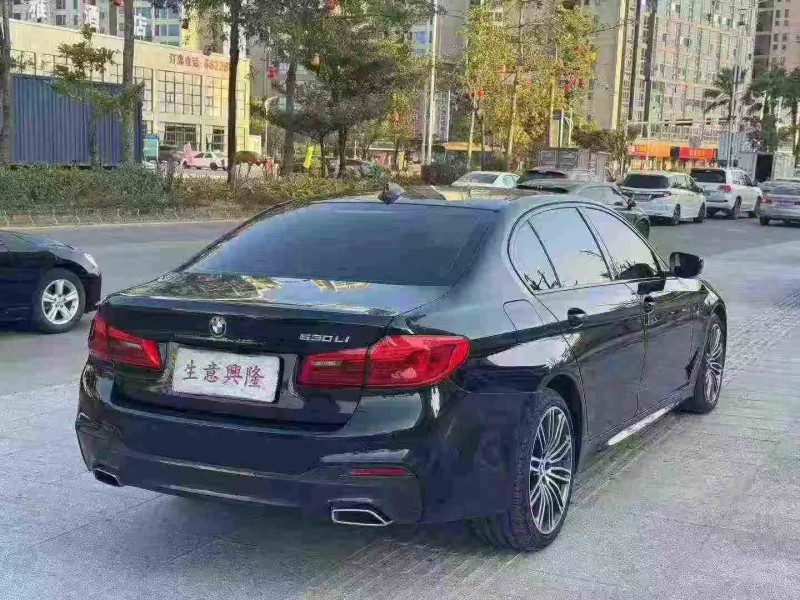 江门19年宝马5系8