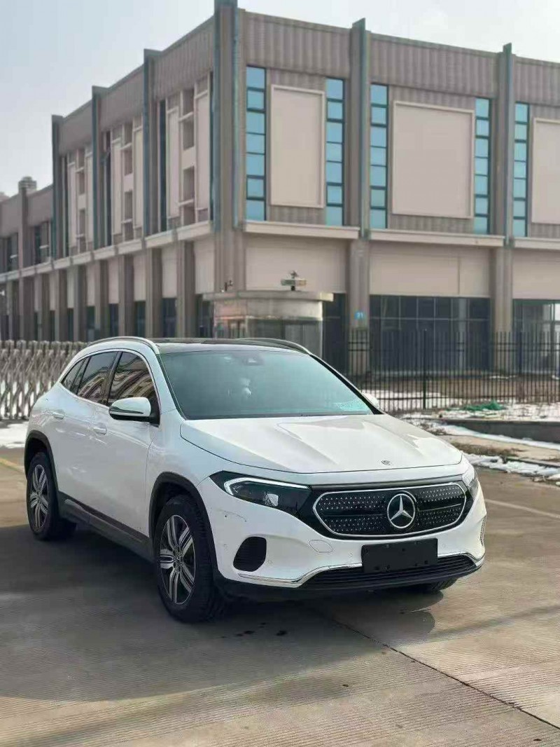 济宁22年奔驰EQA3