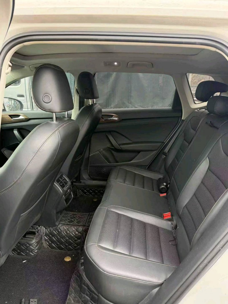 怀化22年大众途岳8