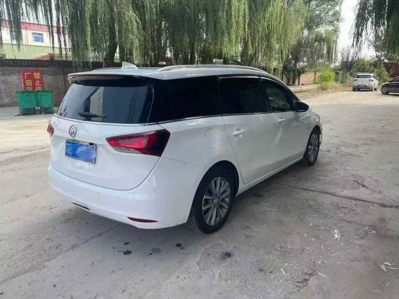 保定22年别克GL68