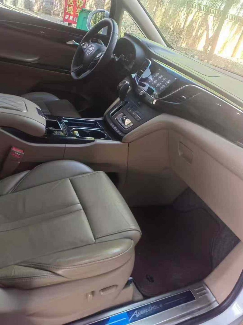 保定17年别克GL84