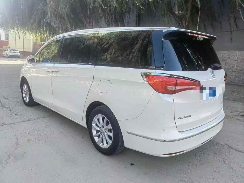 保定17年别克GL87