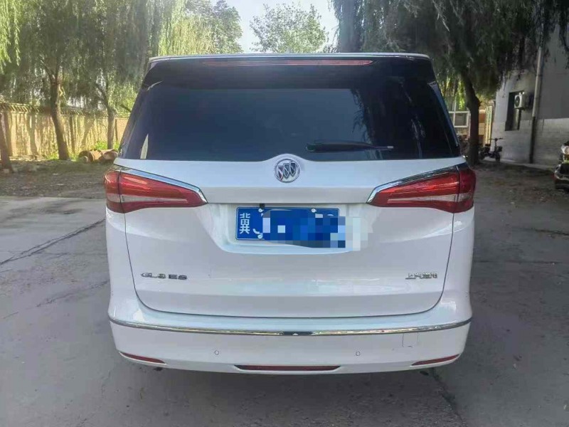 保定17年别克GL88