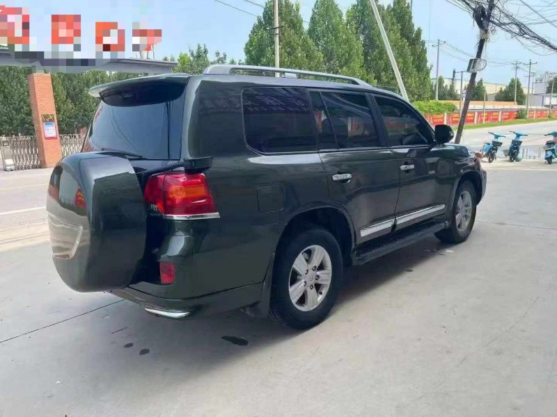 保定13年丰田兰德酷路泽7