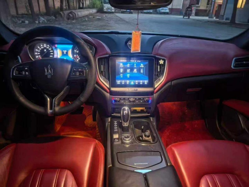 保定17年玛莎拉蒂Ghibli5