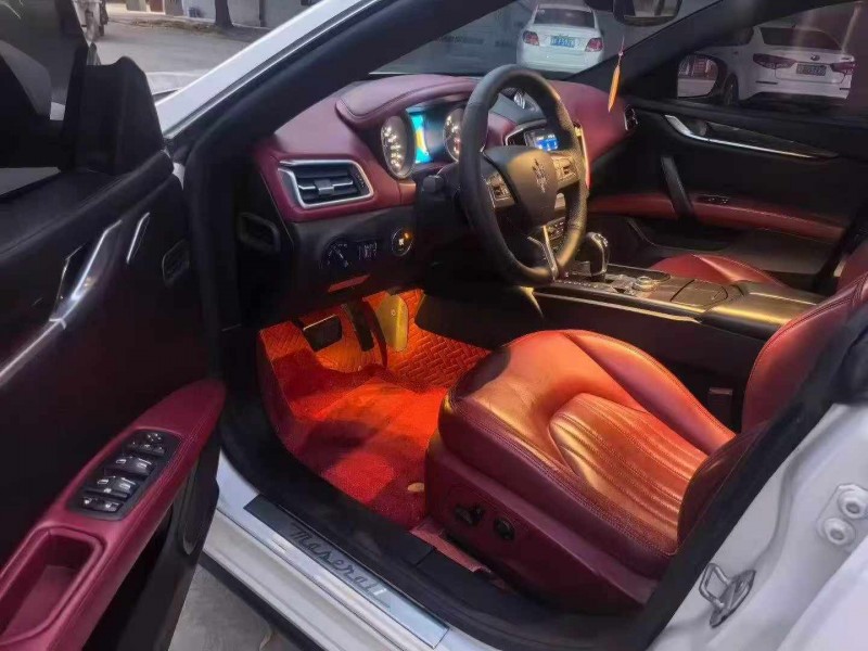 保定17年玛莎拉蒂Ghibli6