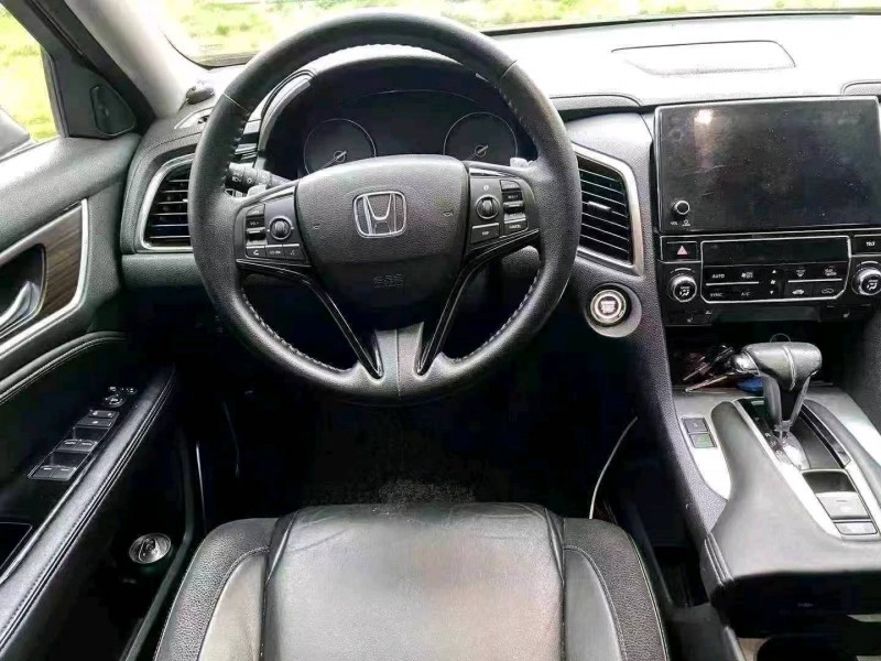 广州19年本田冠道8