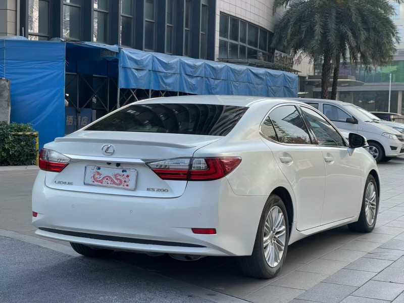佛山16年雷克萨斯ES8
