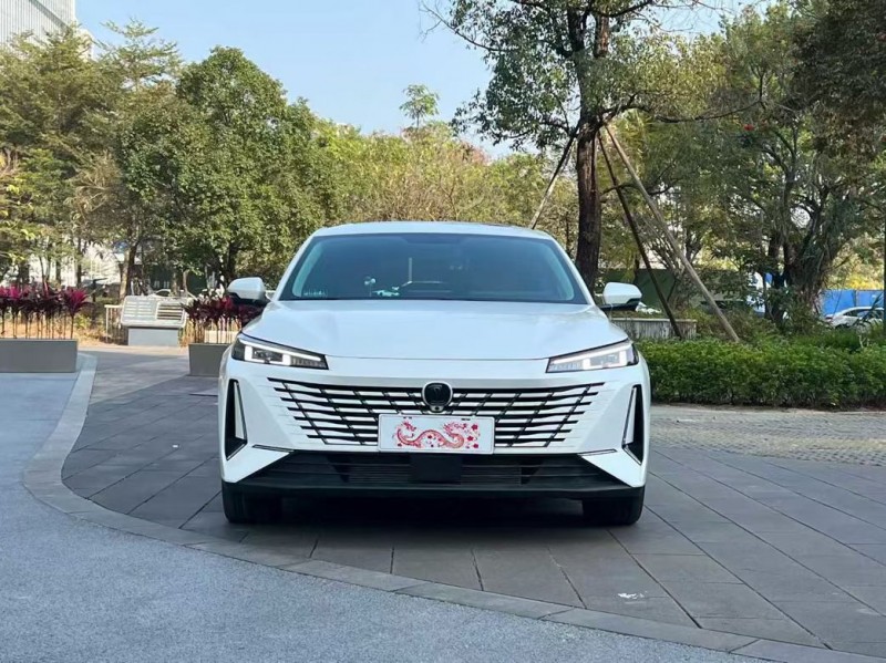 佛山25年长安汽车逸动1