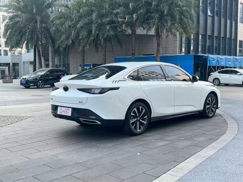 佛山25年长安汽车逸动8